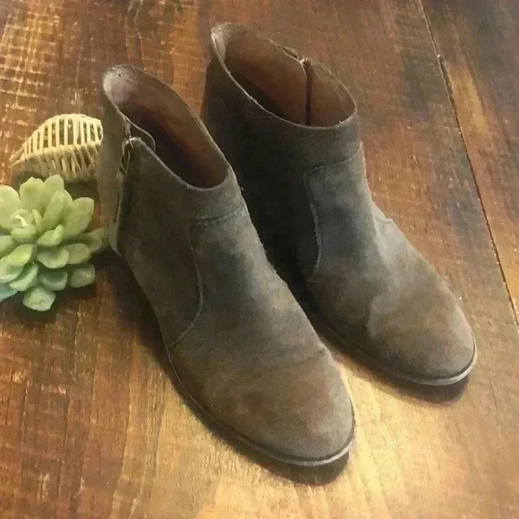Madewell | Brown Suede Ankle Booties - Picture 2 of 7